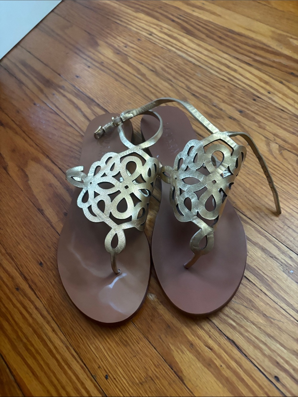 Lauren Ralph Lauren Metallic Gold Cutout Toe-Post Sandals